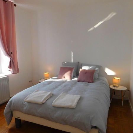 Appartement Situe En Centre Ville De Saint Aignan Buitenkant foto