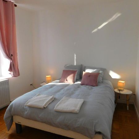 Appartement Situe En Centre Ville De Saint Aignan Buitenkant foto